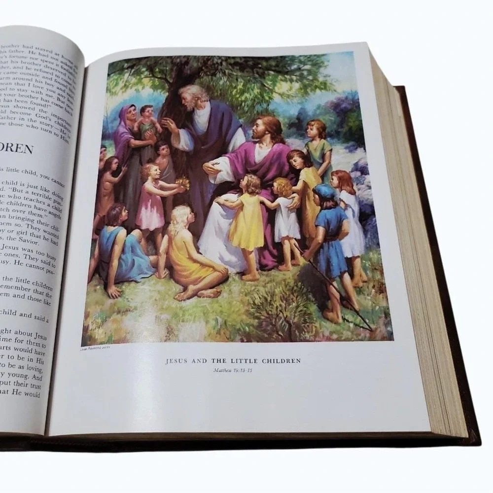 1977‎ Home Religious Library Family Bible Edition KJV Southwestern Co Gold